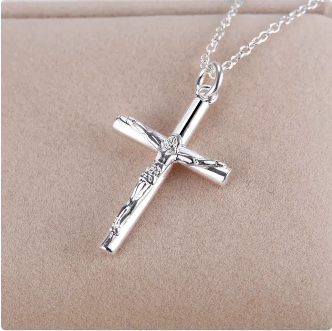 Elegant Silver Cross Pendant