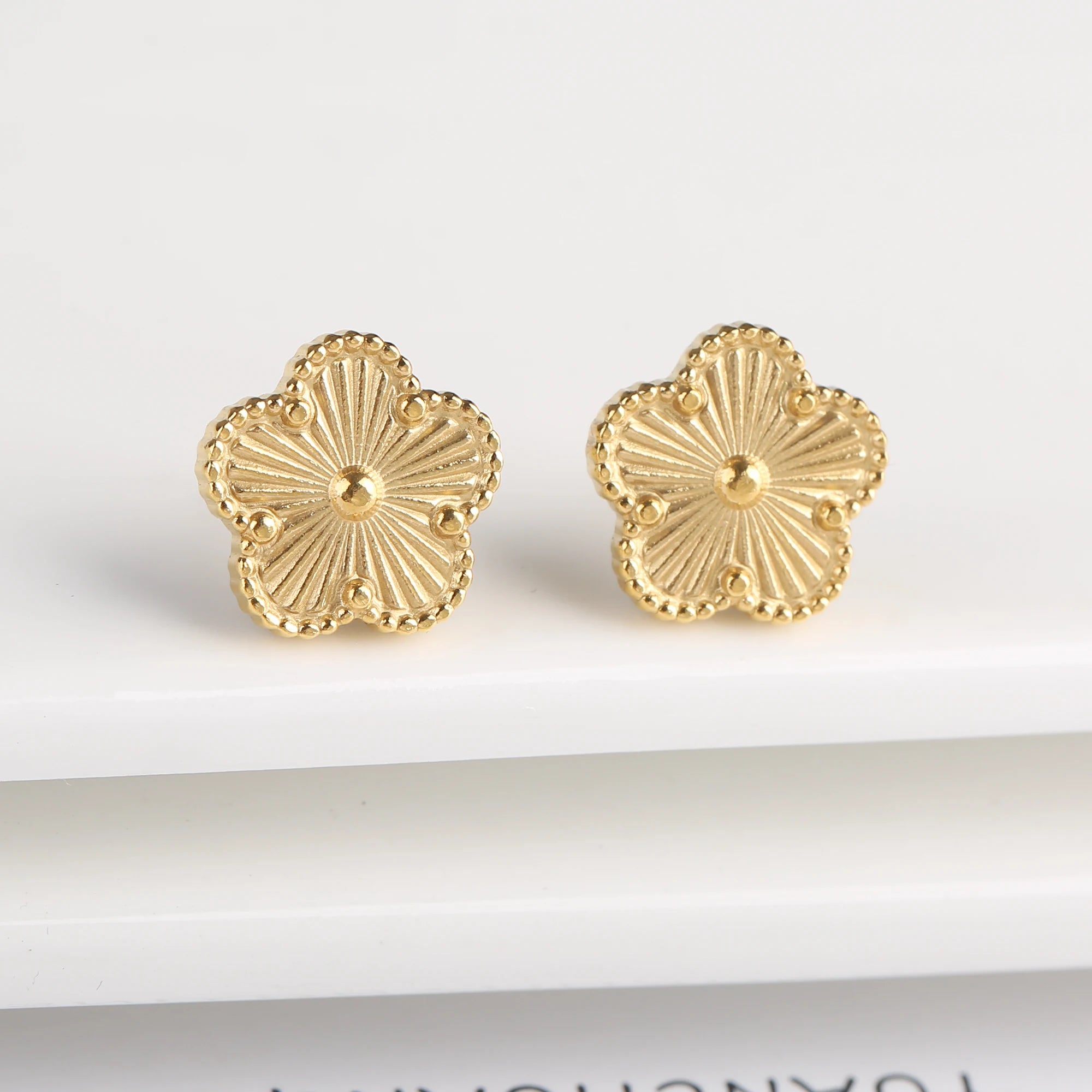 Stainless Steel Five-Leaf Flower Bracelet